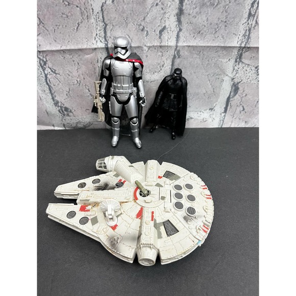 Star Wars Toy Lot of 3 Millennium Falcon Capitan Plasma Kylo Ren The Las…